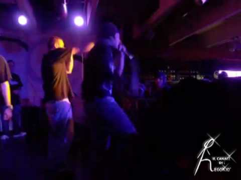 "SU COL MORALE" LIVE @ STOMP (Legnano) - HUGA FLAME feat. HEGOKID