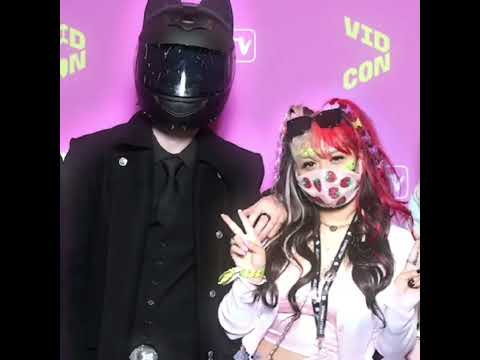 Levi's hands says everything- (Alevi)