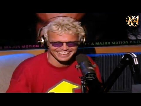 Howard Stern Engages With Mystery Guest Billy Idol, Fun Interview!