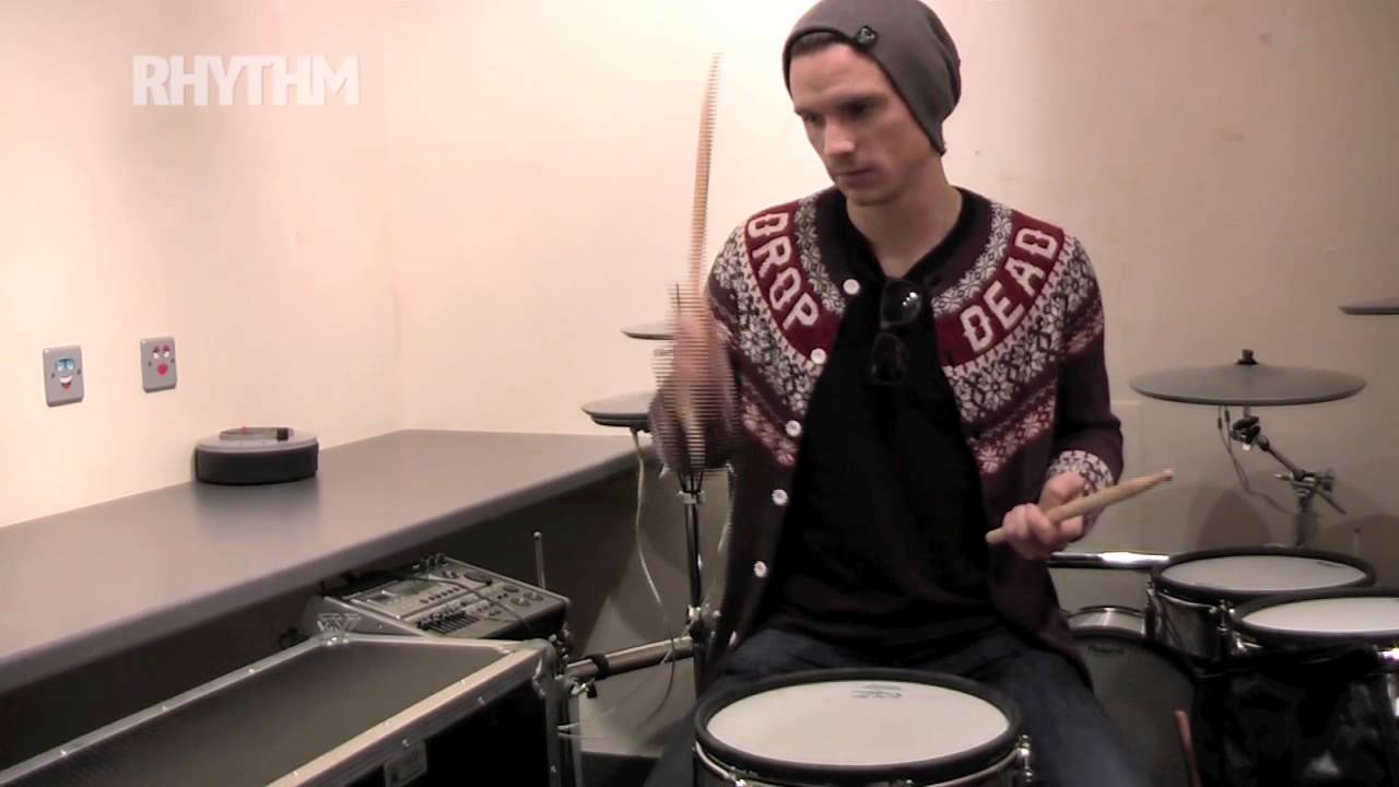 You Me At Six's Dan Flint shares his pre-gig routine - YouTube