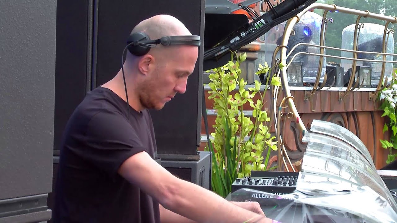 Julian Jeweil - Live @ Tomorrowland Belgium 2015