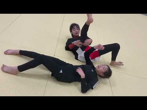 中学最強VS小学最強女子ノーギ柔術スパーリング