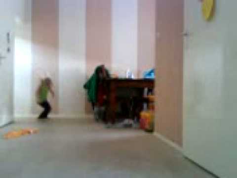 4jarig zusje van naomi.