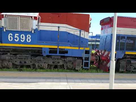 Gt-22 (9032) + Gr- 12 (6598) con un Tren Cargado de N.C.A a su paso por "Estación La banda" 🚂☀️🇦🇷