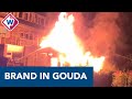 Vijf meter hoge vlammen bij brand in Gouda