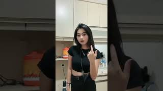 Download lagu dua duanya ga kalah ko wkwk, btw jgn lupa tntn live bigo ku malem ini, kalian bisa langsung klik li mp3