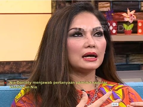 RUMPI ESA SIGIT DAN NIA DANIATI - NIa Daniati Berbicara Soal Reggina Part 3/5