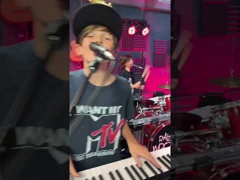 Raized Wrong performs Video killed the radio star by The Buggles