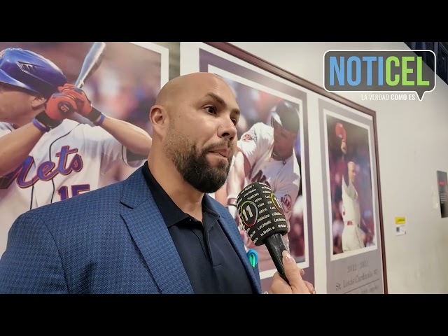 Emocionante recibimiento a Carlos Beltrán en su academia