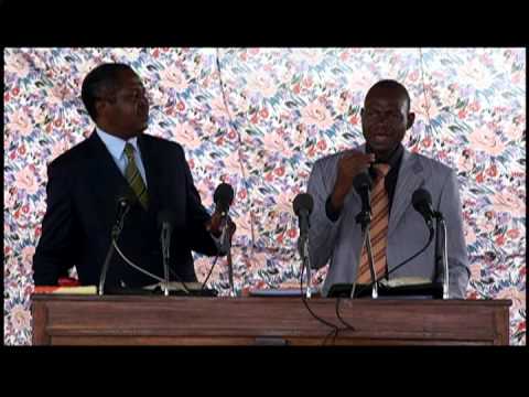 Frs Felly Lunsu & Anaclet Udiadia 11/04/2010 Fikin (3)