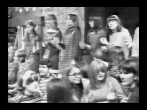 1967-10-31 - "Disc-O-Teen" Dances to Light My Fire