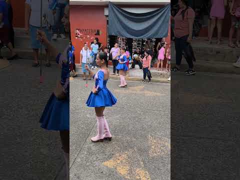 Girls of San Isidro school in San Pablo Tacachico parede indépendance 2026