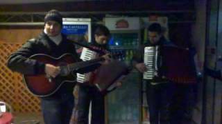 preview picture of video 'novena di natale a mammola rc con doppia fisarmonica e chitarra 2009'