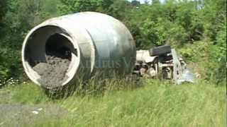 preview picture of video 'I-275 At I-74 Cement Truck Crash'