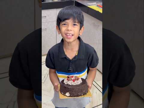 Cake Kisko Milega Abhiraj Ko Ya Mumma Ko 🎂😀 #shorts