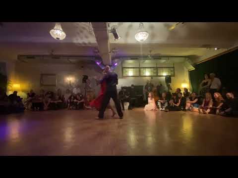 Javier Antar y Patricie Porakova con El Cachivache en Nou Milonga Berlin - Mi Serenata Tango