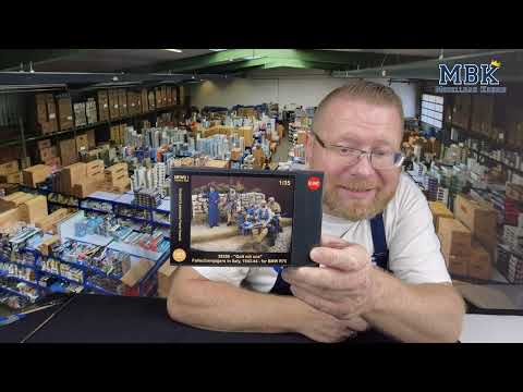 MBK packt aus #1227 - 1:35 Gott mit uns-Fallschirmjäger in Italy f. BMW R75 (DDay Miniatures 35256)