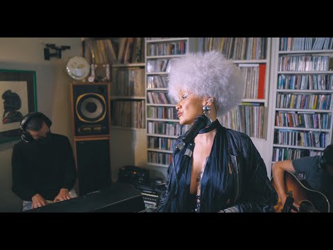 LADY BLACKBIRD: Worldwide FM Session