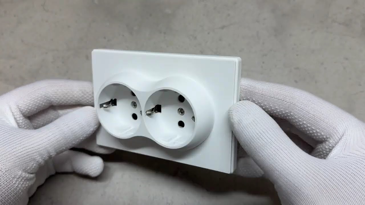 Розетка подвійна із заземленням біла матова VIDEX NOTA (VF-NT-SK2G-WH)