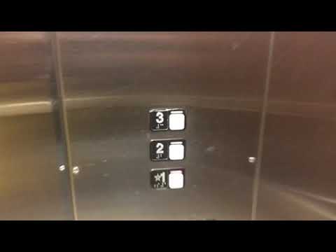 Courtyard Marriott Greenbrier Chesapeake Virginia Elevator