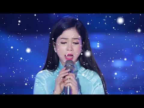 Thể hiện bởi Phương Anh