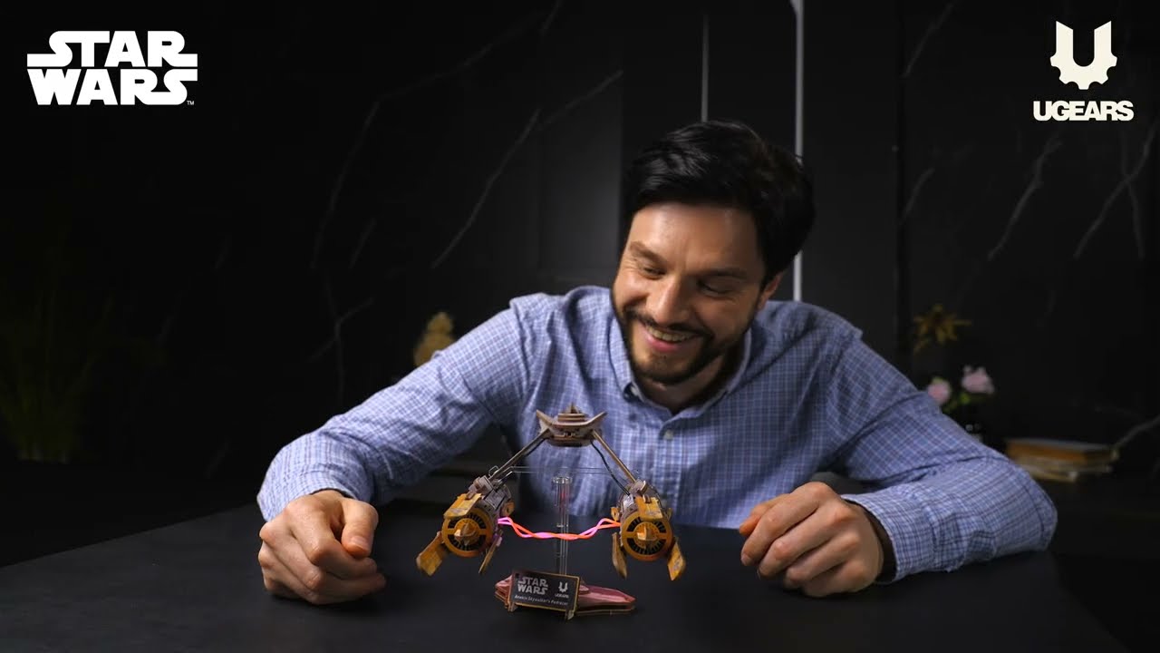 Ugears 3D dřevěná mechanická skládačka Star Wars Závodní kluzák Anakin Skywalker