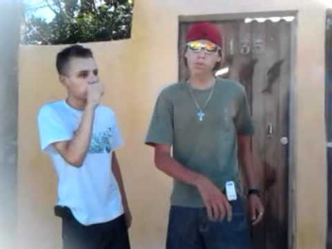 MC MIKE BOLADO E MC BRUNINHO CHAPA QUENTE MEDLEY AO VIVO..wmv