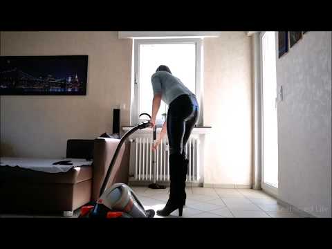 Kate 52 - Vacuum Cleaner and Wetlookleggings