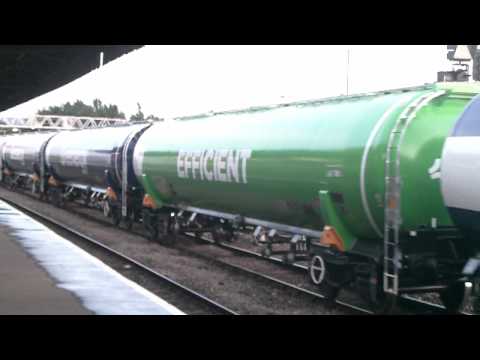 66721 CROSSES 60007 WITH ATW 150284 STUCK IN MIDDLE AT GLOUCESTER 280812.MP4