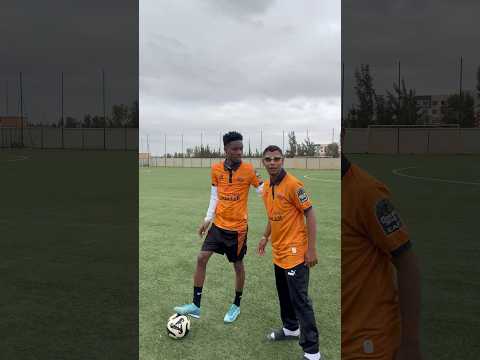 Il a tardivement compris 😂😂😂 mc menor🤣🤣 #football #comedy #brésil #skills