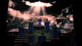 CHRISTINA AGUILERA: &quot;Maria&quot; live in Stuttgart - THE X TOUR