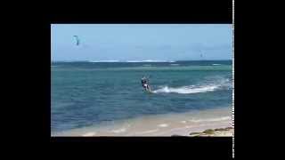 preview picture of video 'Kitesurf à l'ile Maurice'