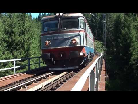 Trenul IR1832 Cluj - Galati trece un viaduct intre Silhoasa si Larion - 01.08.2017