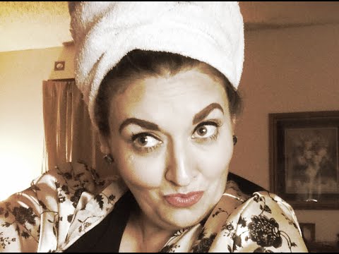 How To Look Like Joan Crawford