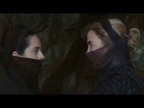 Marianne and Héloïse  - First kiss |portrait of a lady on fire