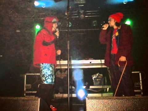 Siniset Punaiset Miehet - Uimashortseja feat. Mattip & Hysä