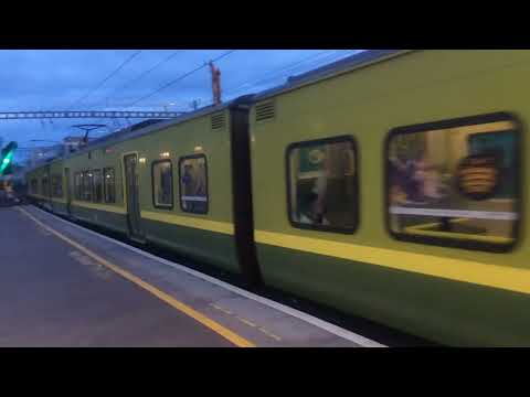 8634/8633/8632/8631 leaves Platform 2, Tara Street (Dublin) (07/08/2023)