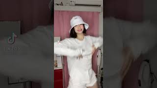 TikTok お○ぱい揺れすぎ
