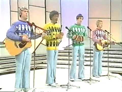 Russ Abbot in Christmas with the Spanners