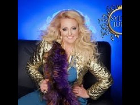 Sylvia Jung   ZLATO - Official Video