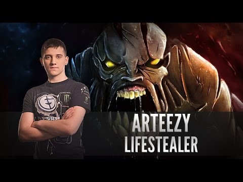 Arteezy showing Faceless how to Armlet toggle