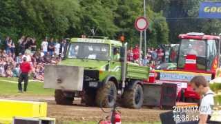 preview picture of video 'Krumbach 2013 11t Unimog V 2'