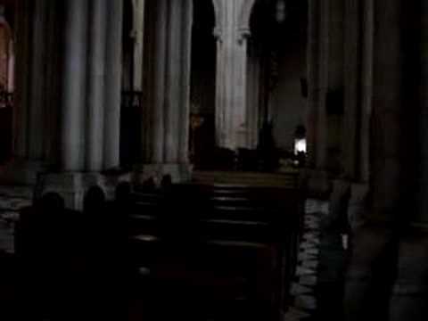 Um passeio na Catedral de la Almudena