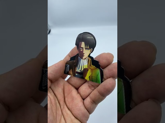 ملصق ثلاثي أبعاد لشخصية ليفاي