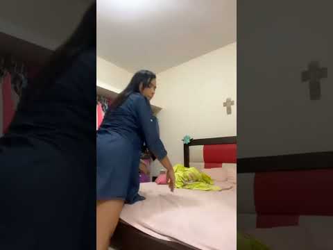 cewek sexy mau ganti baju dulu//sexy girl//jgn ngintip