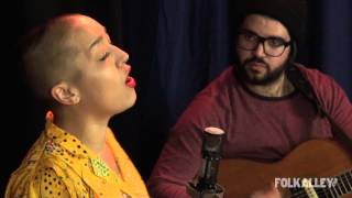 Folk Alley Sessions: The Duhks - "Banjo Roustabout"
