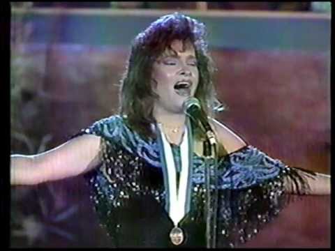 ROCIO BANQUELLS - SINCERIDAD - FESTIVAL OTI 1986 MEXICO