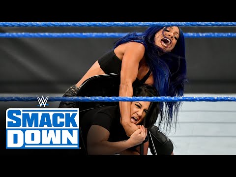 Sasha Banks unleashes a vicious chair assault on Bayley: SmackDown, Oct. 23, 2020
