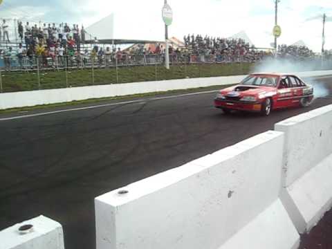 Speed Park Franca - Omega passando quase na mureta. Jacaré