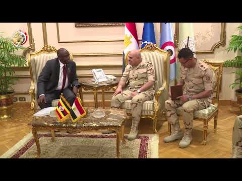 الفريق أول صدقى صبحى يلتقى وزير الدولة لشئون المحاربين القدامى الأوغندى